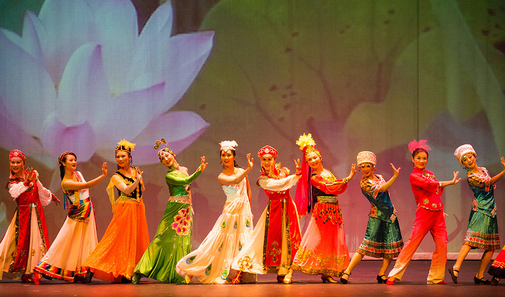 开场舞蹈《大地飞歌》