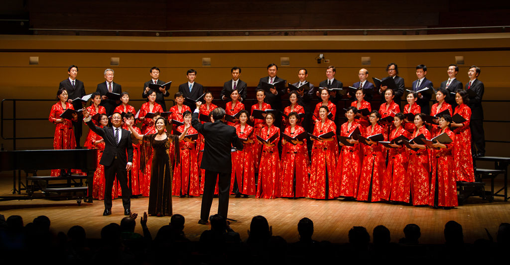 合唱《索尔维格之歌》《多情的土地》《共享幸福》